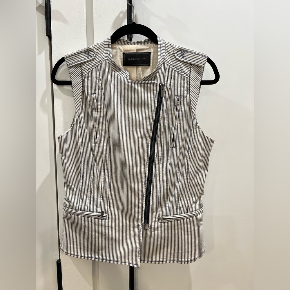 Structured Seer/Sucker Vest With Edge - image 4